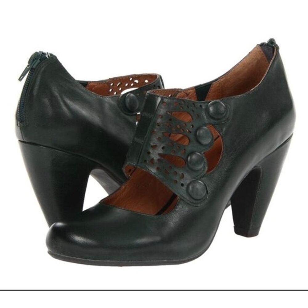 Miz Mooz Sharon black leather pumps Size 11 Regency Whimsygoth Victorian